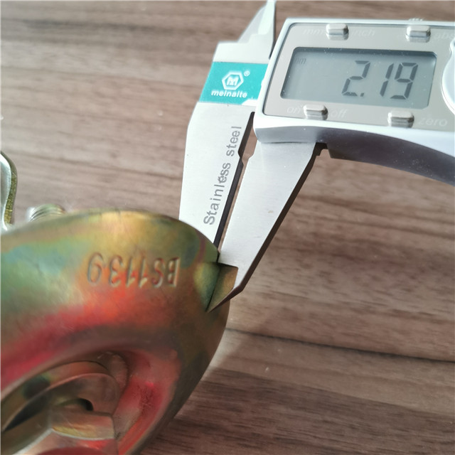 Klips do palc&oacute;w u st&oacute;p Pokaż 07