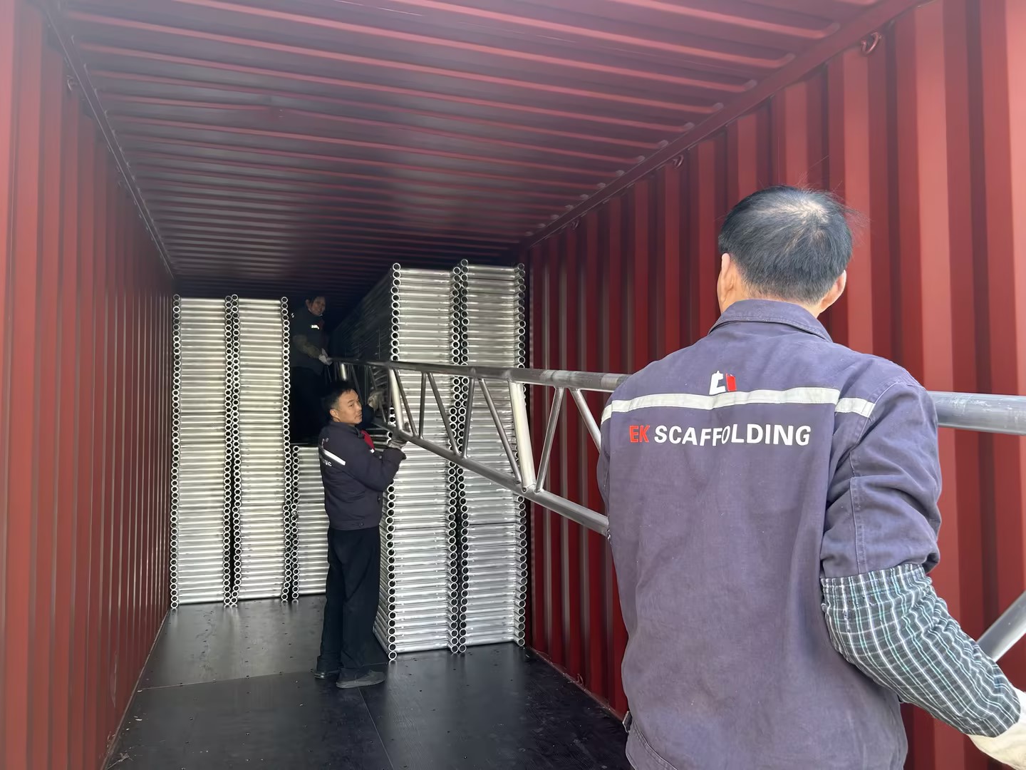 Wysyłka belek rusztowań aluminiowych 