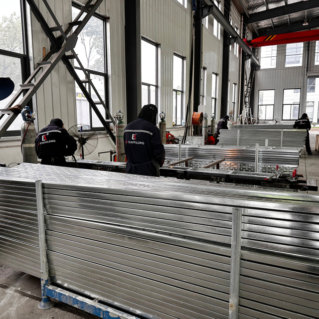 Zamknięta stalowa deska