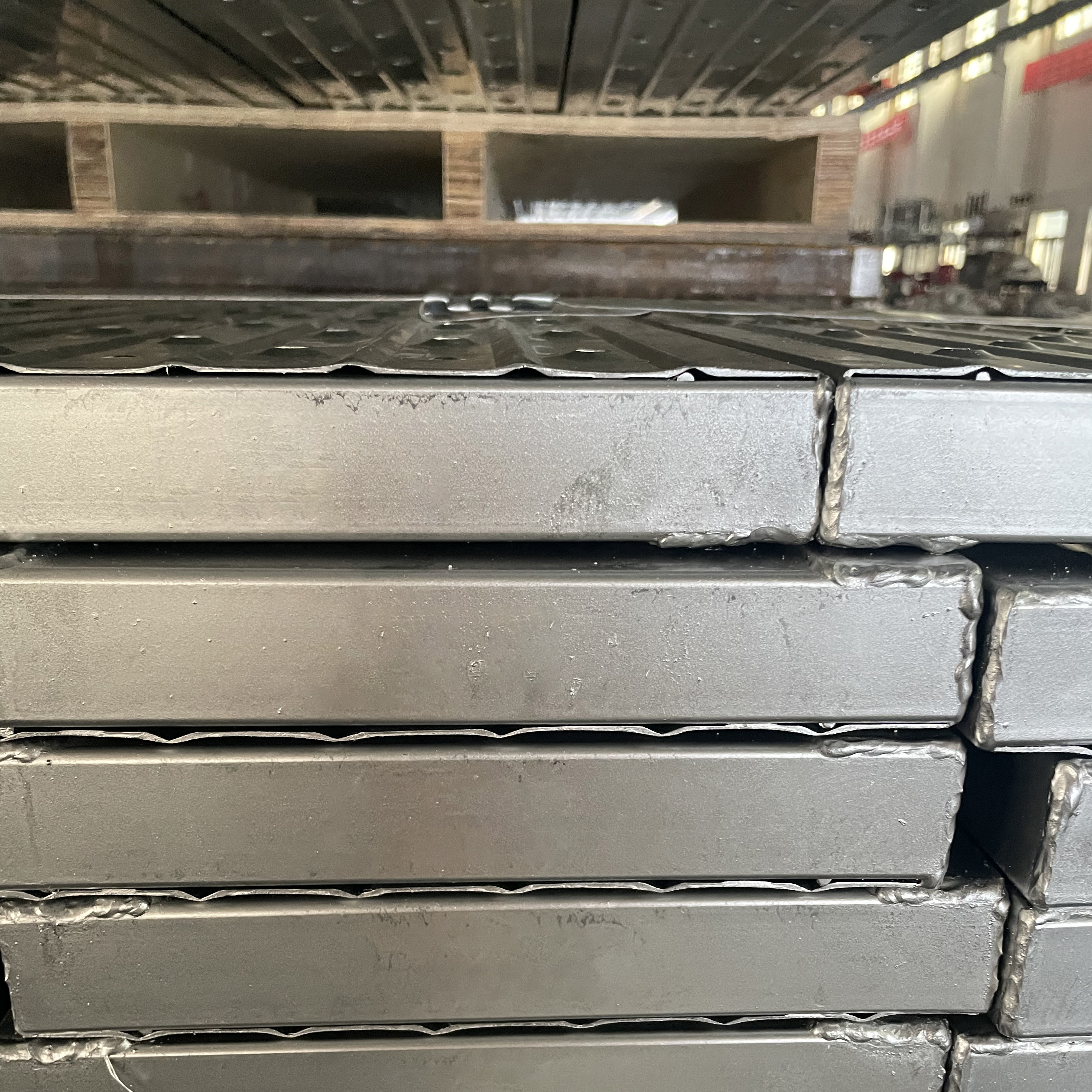 Zamknięta stalowa deska 