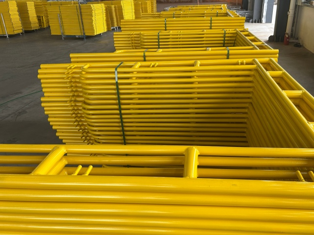 Przejdź przez ramę