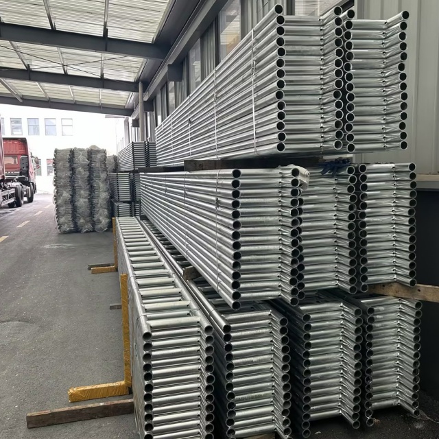 Rusztowanie Stalowa belka drabiny