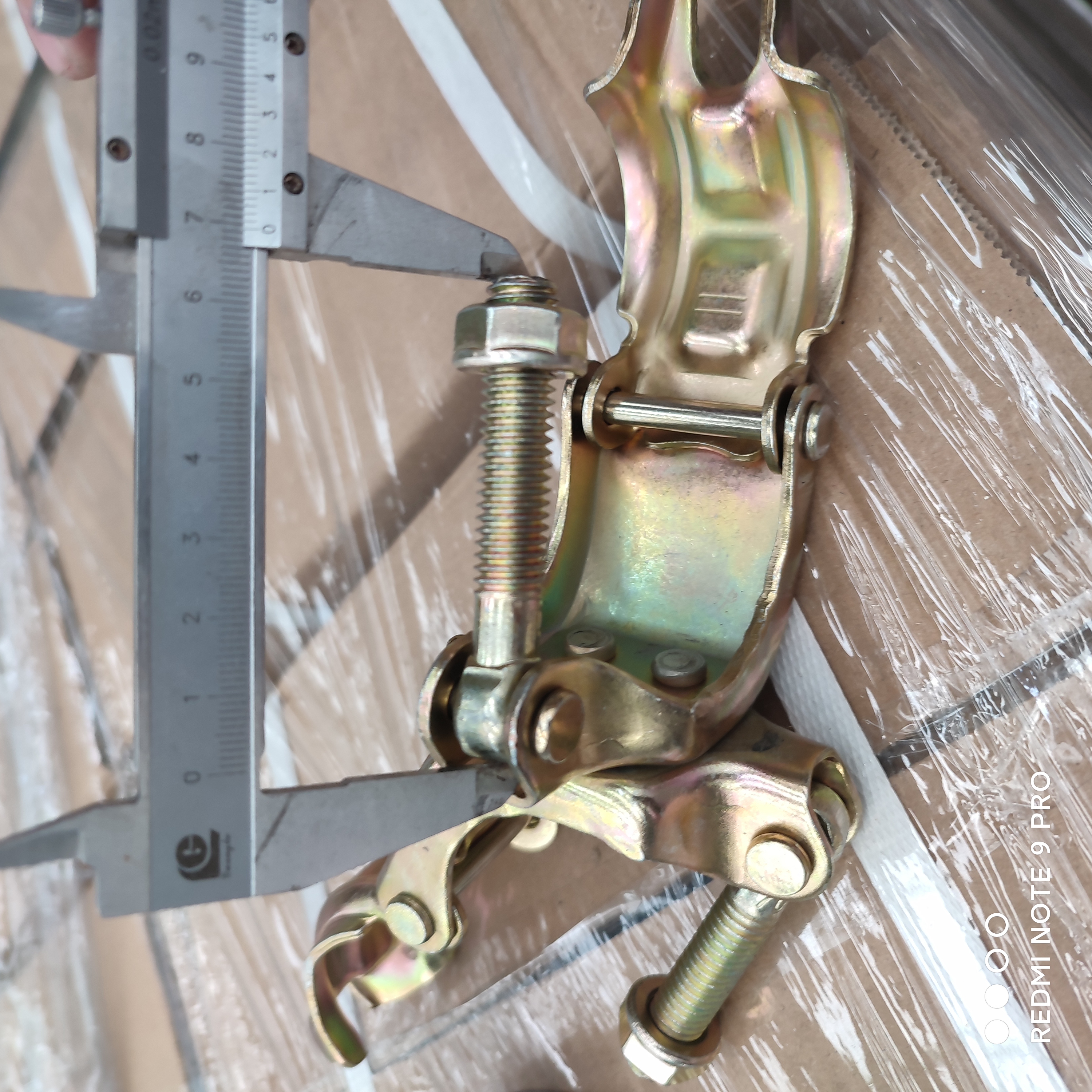 wciskany łącznik obrotowy 