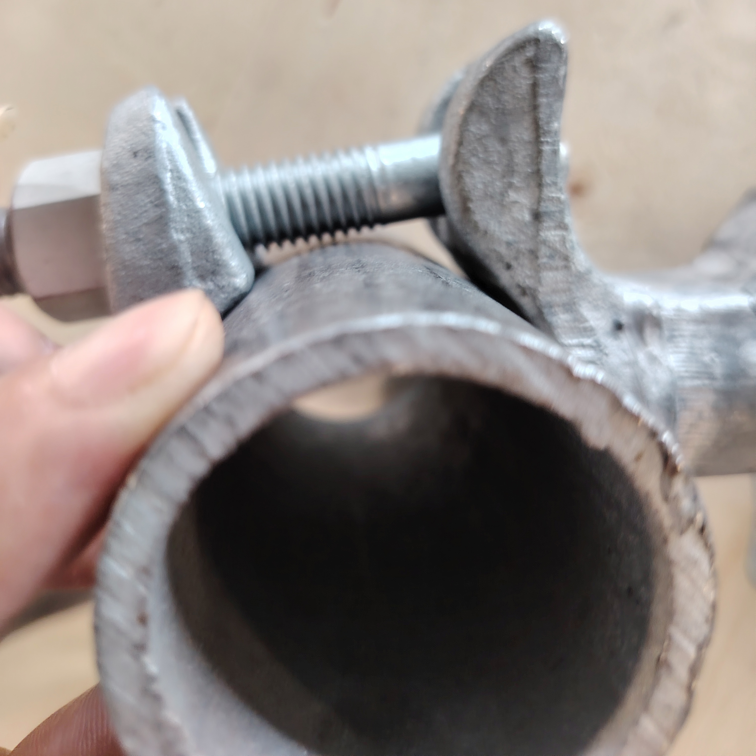 Łącznik dystansowy zacisku o specjalnym kształcie - 98 mm 