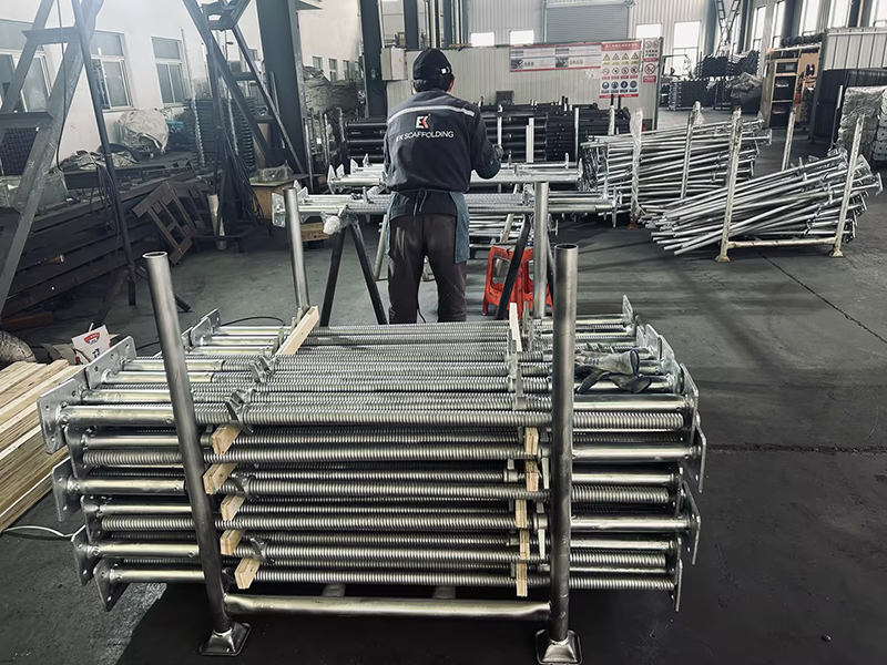 Proces produkcji podnośnik&oacute;w do poziomowania rusztowań 1,5 M 