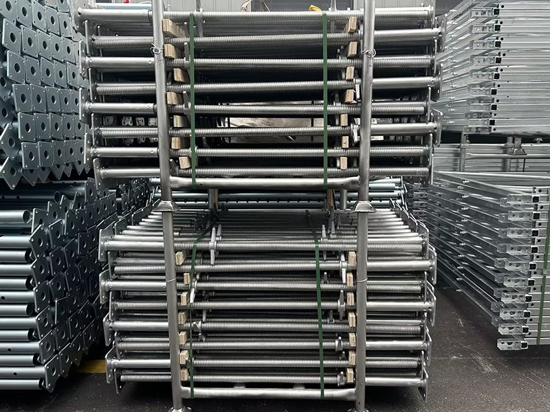 Proces produkcji podnośnik&oacute;w do poziomowania rusztowań 1,5 M