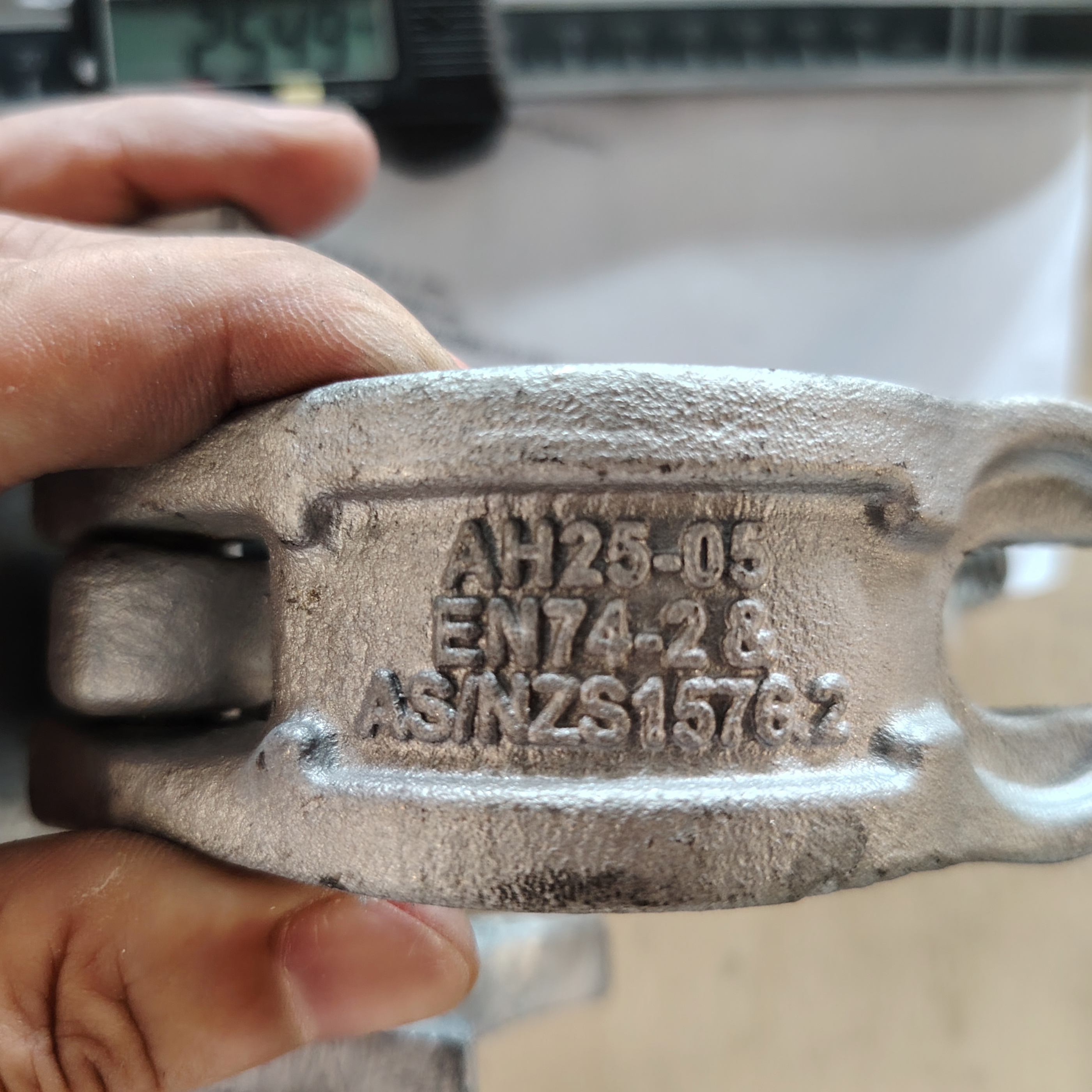 Bjelke Klips Zacisk do rusztowań o specjalnym kształcie