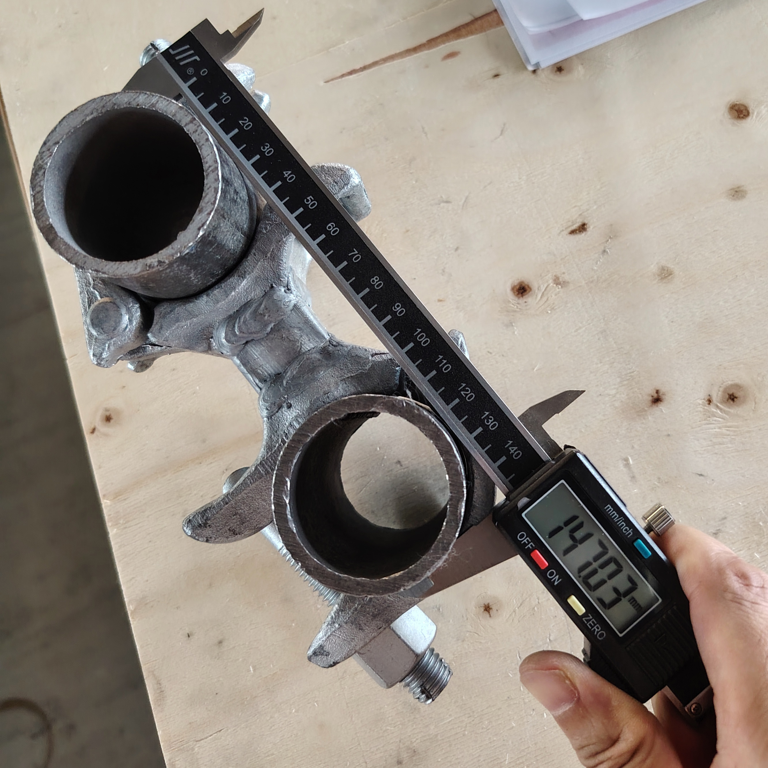 Łącznik dystansowy zacisku o specjalnym kształcie - 98 mm 