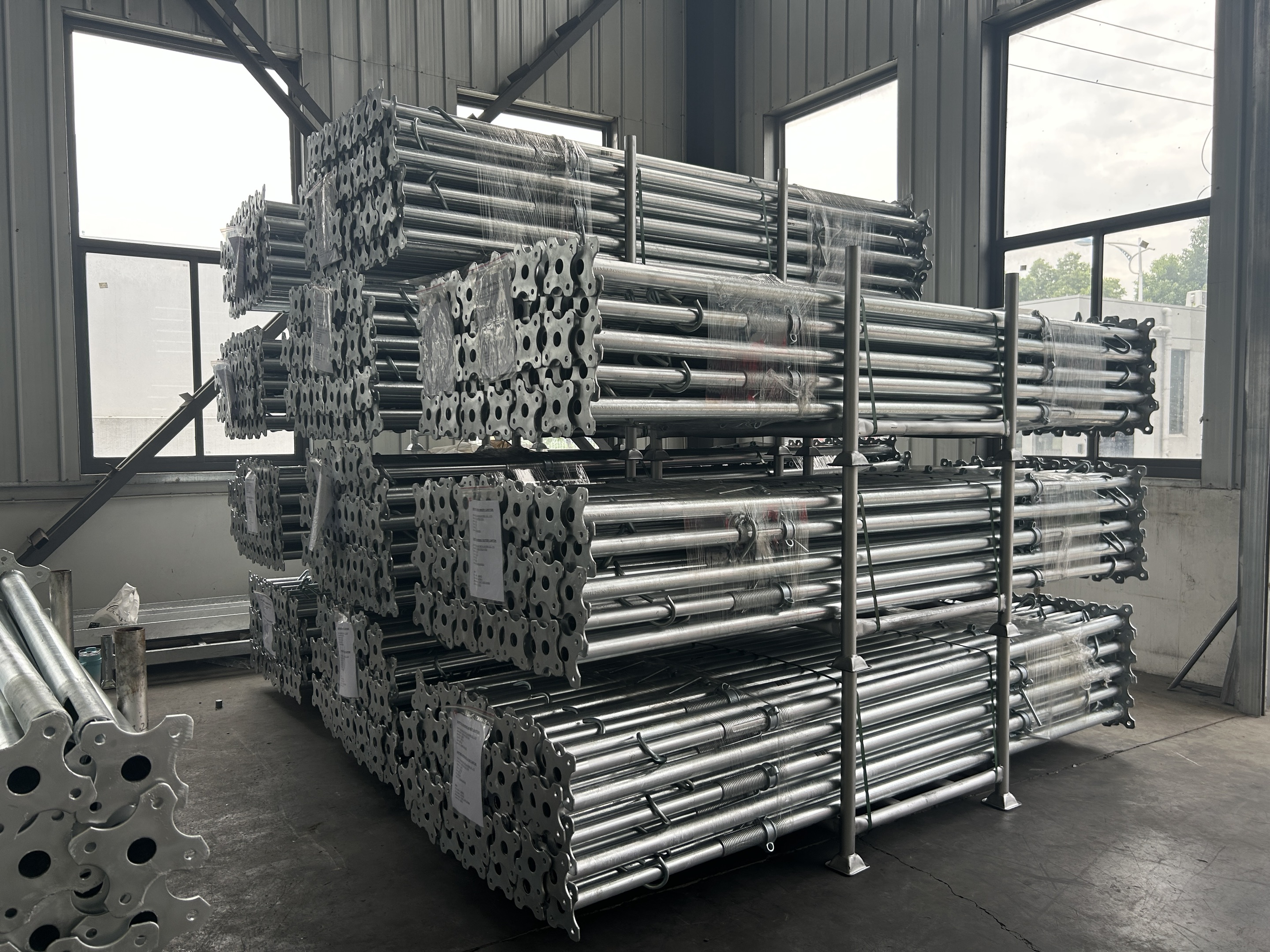 Regulowane podpory stalowe