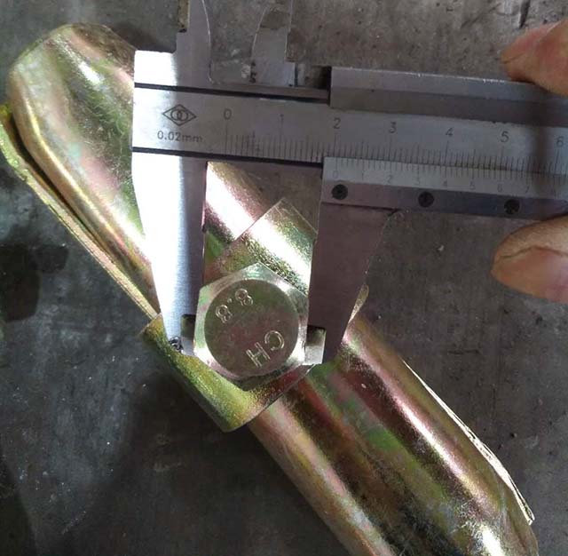 Wciśnięty styk stawowy 10