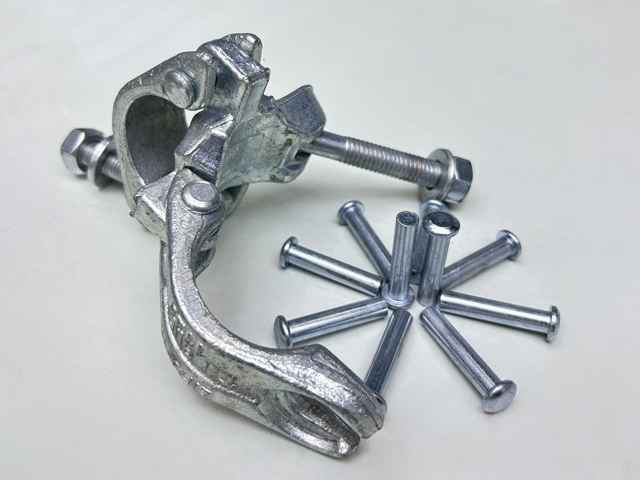 Podw&oacute;jny nit łączący