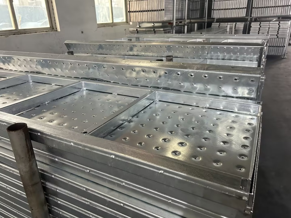 Rusztowania Deski stalowe 