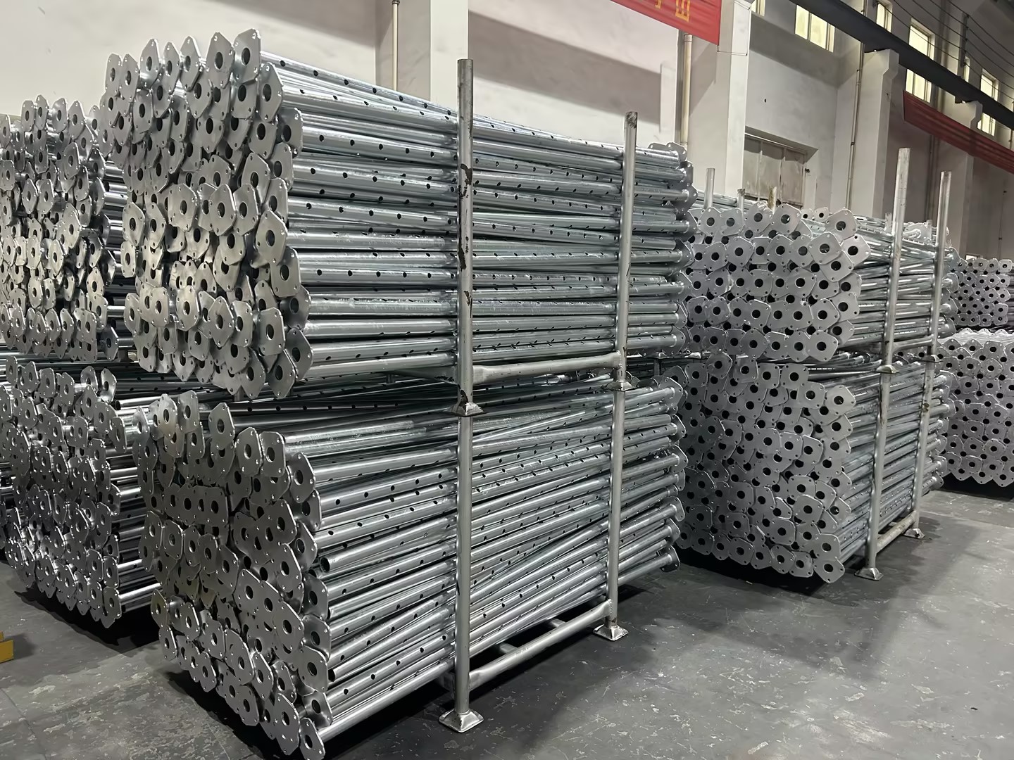 Wytrzymałe stalowe rekwizyty