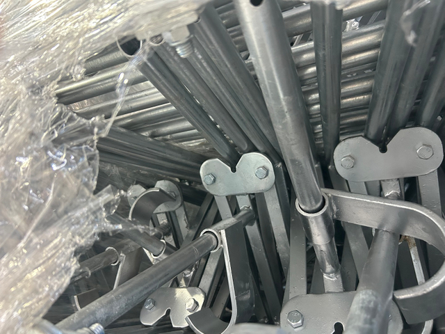 Statyw z rekwizytem szalunki