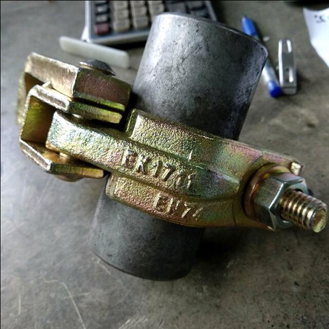 Wciśnięty łącznik 6 