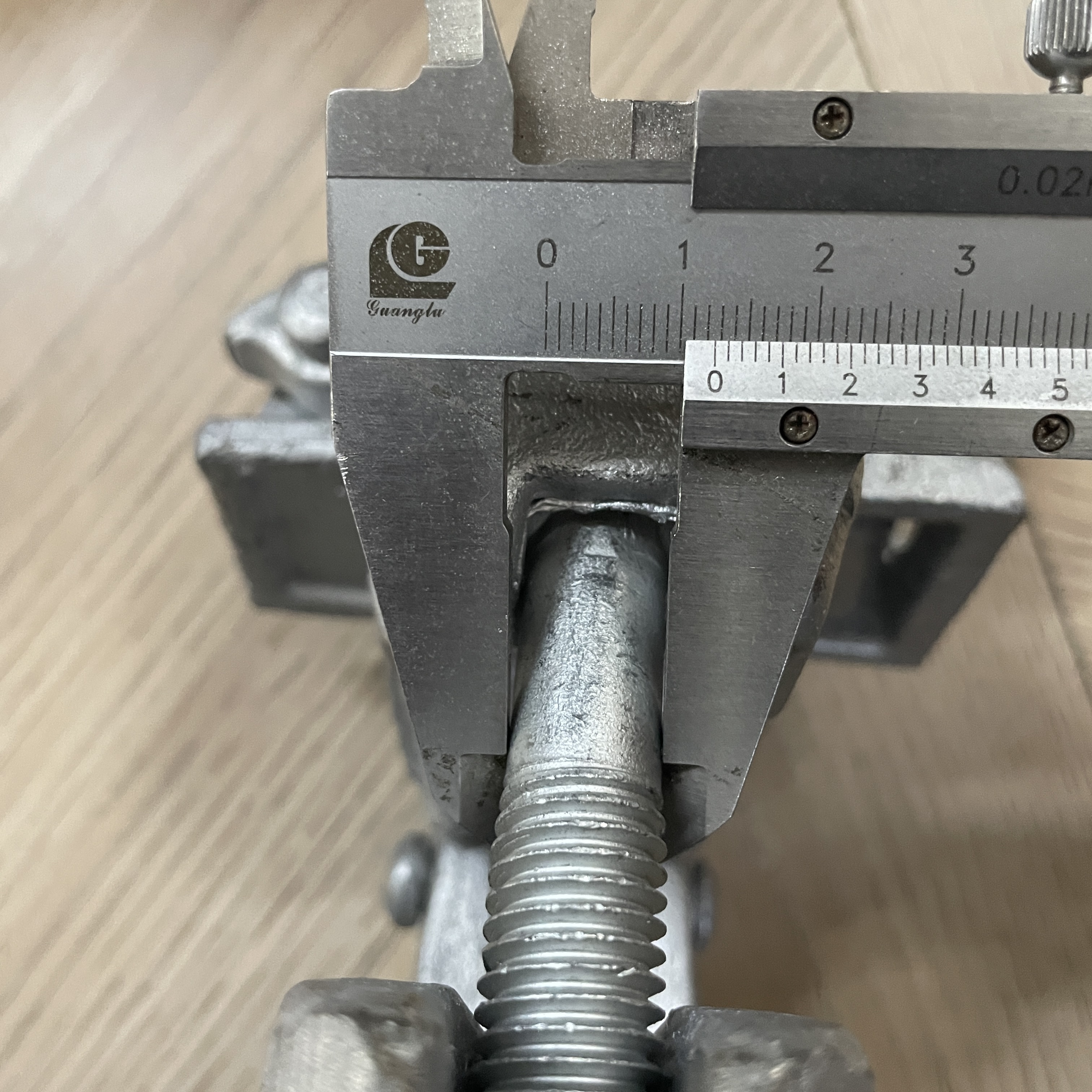 do rusztowań w kształcie specjalnym Zacisk 