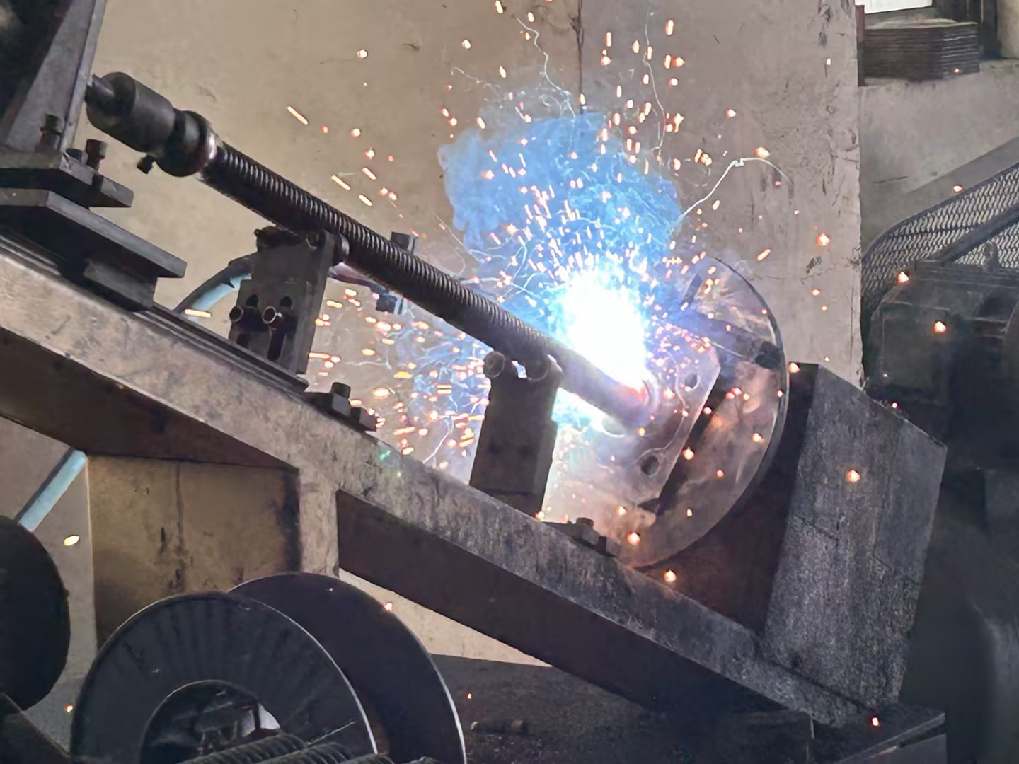 spawanie na podnośniku podstawowym 