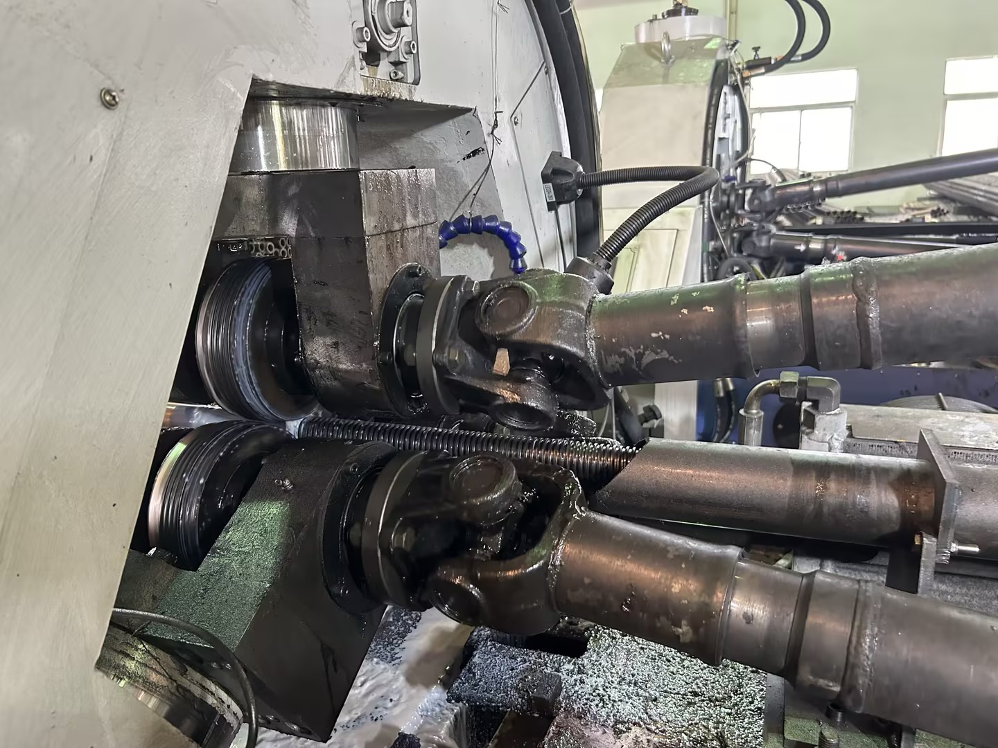 Walcowanie gwint&oacute;w rur stalowych 