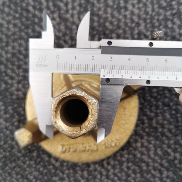 Nakrętka skrzydła 2-05