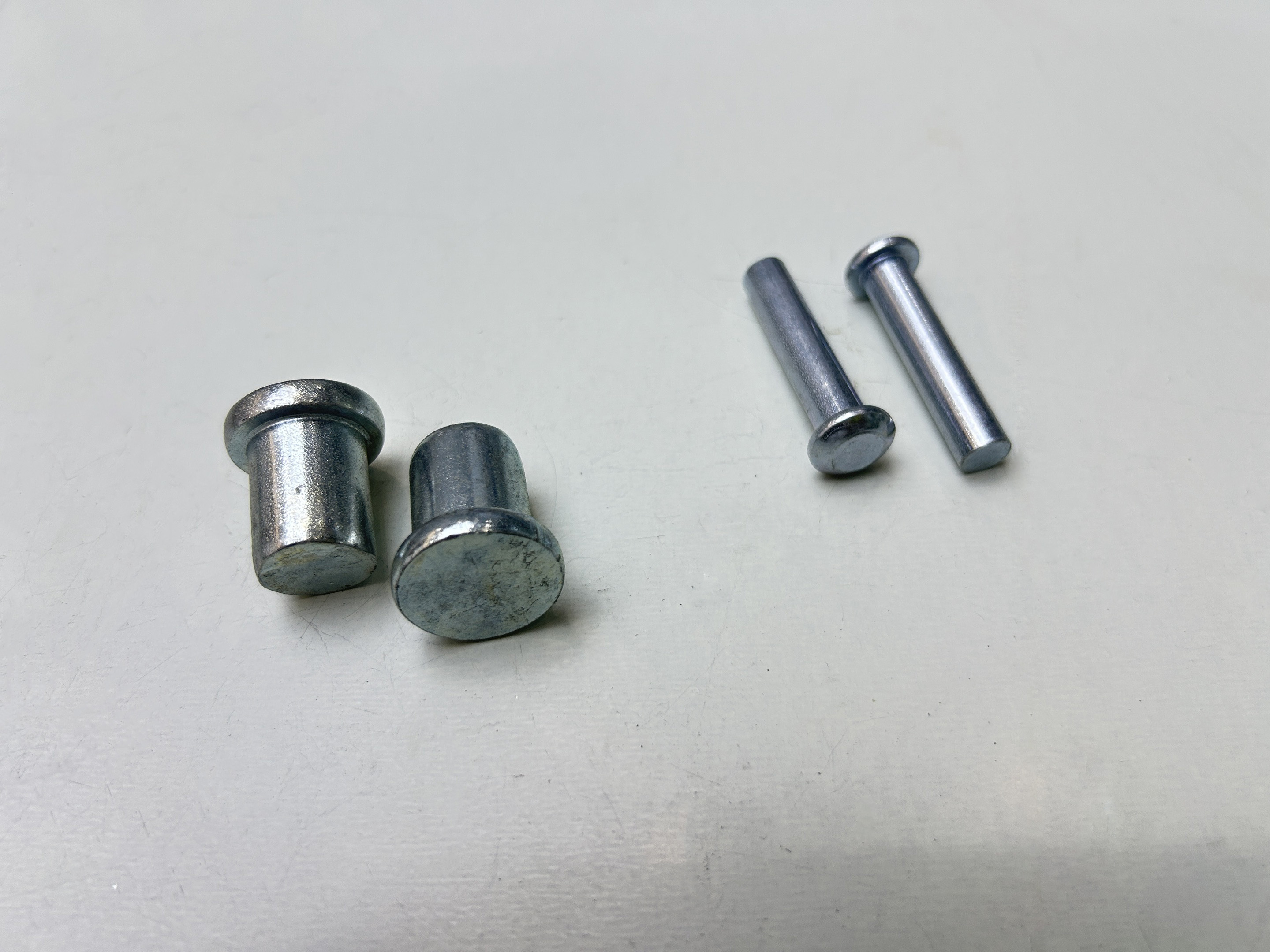 łącznik rusztowania nit