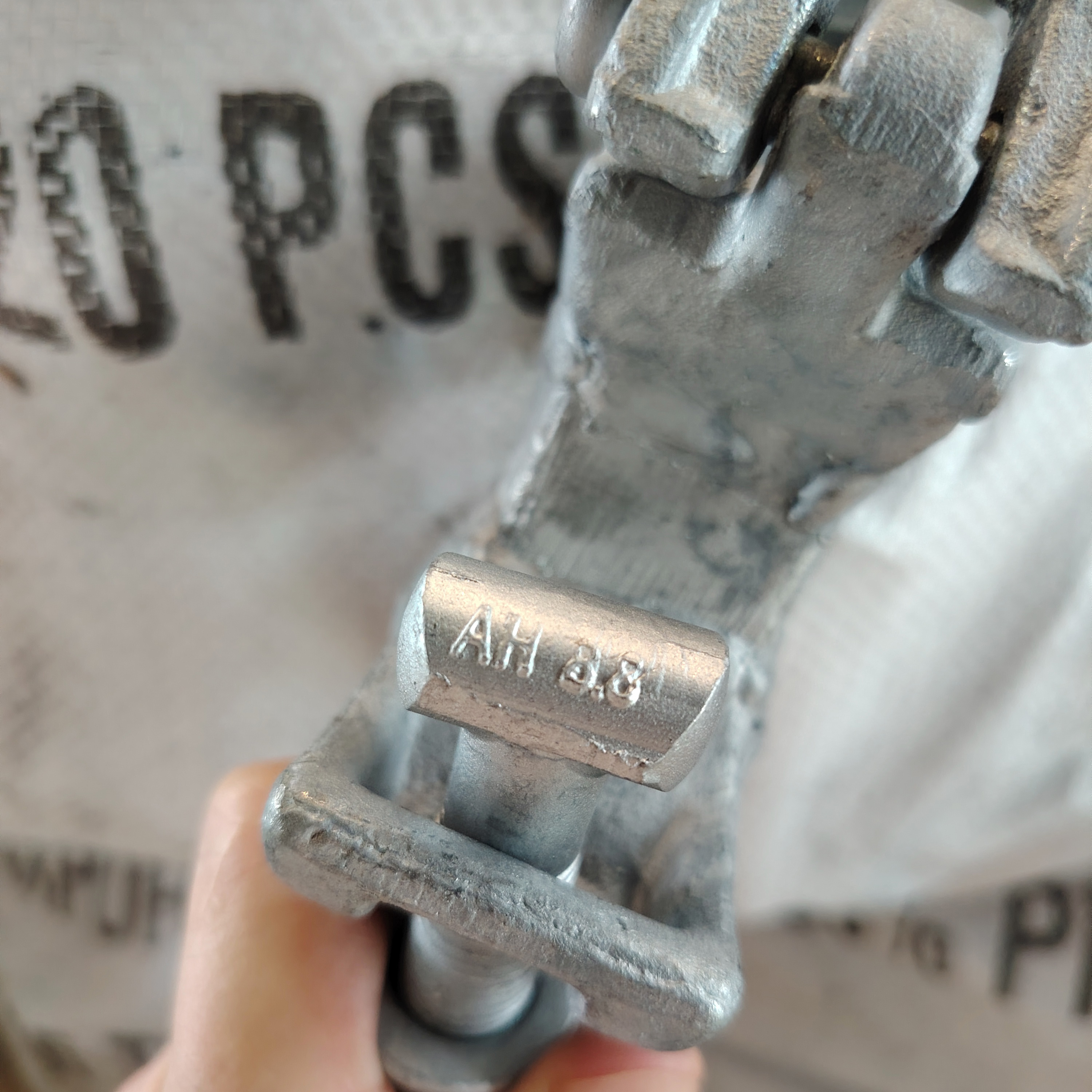 Łącznik dystansowy zacisku o specjalnym kształcie - 98 mm 