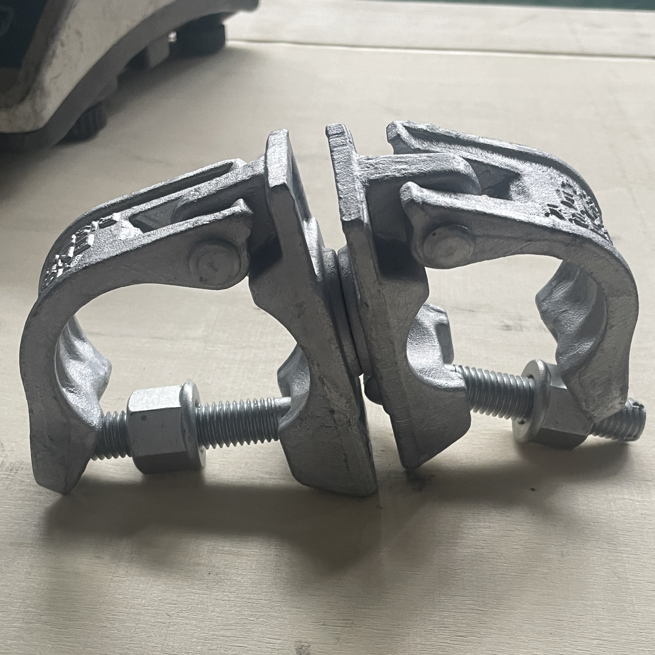 Łącznik obrotowy KV 49 X 49 Zacisk rusztowaniowy o specjalnym kształcie