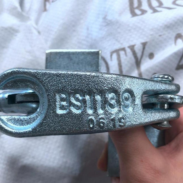 Spadek złącza zatrzymującego płytę