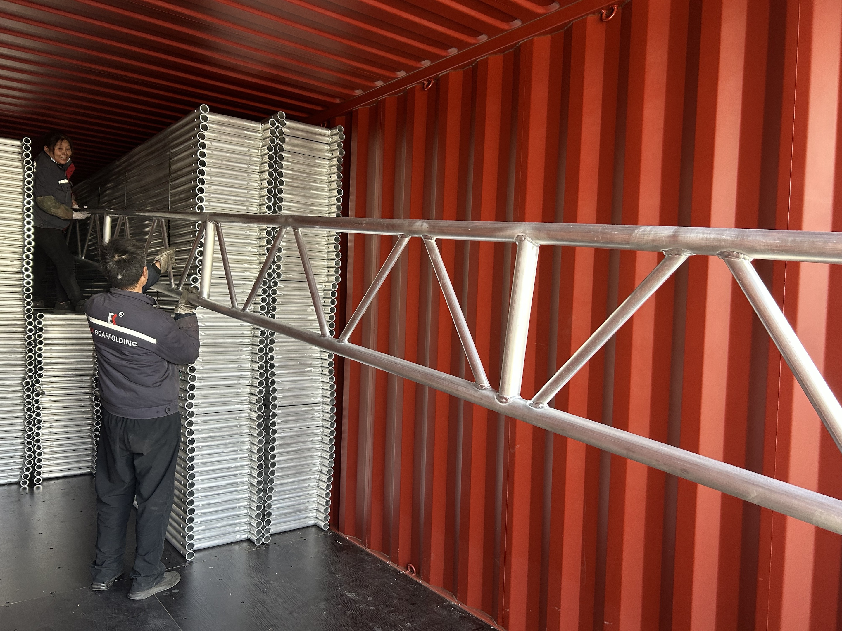 Wysyłka belek rusztowań aluminiowych 