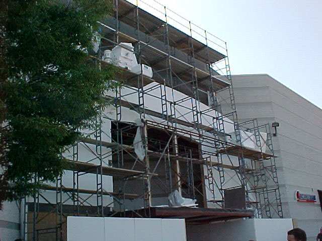 Zastosowania spacer&oacute;w po ramach rusztowania