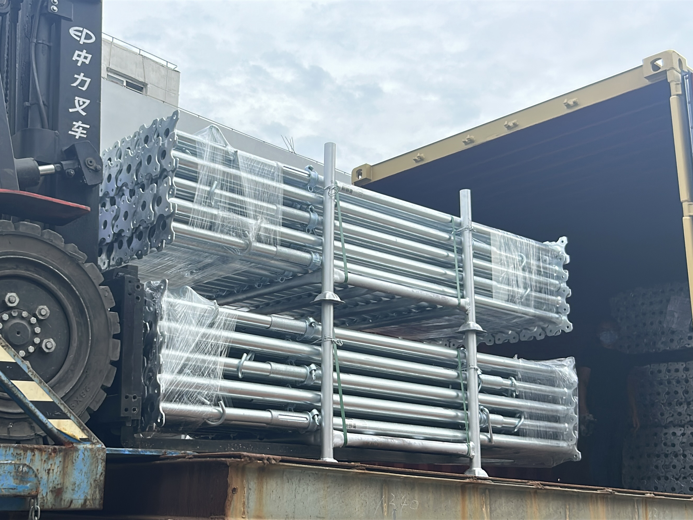 02b5c640-124d-49d6-91a5-aa63f83c2e2b Zobacz 