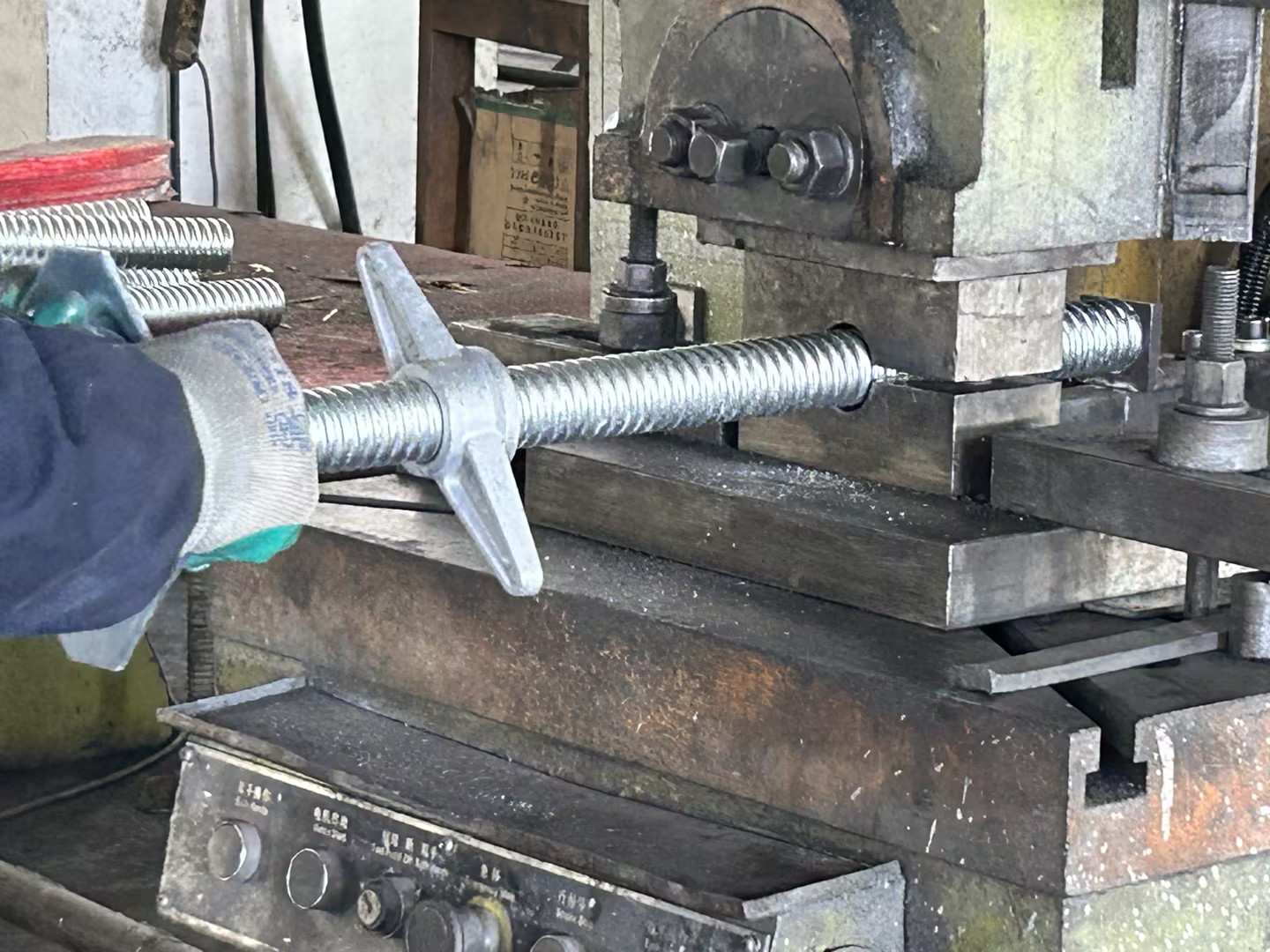 podnośnik podstawowy zniszcz zęby 