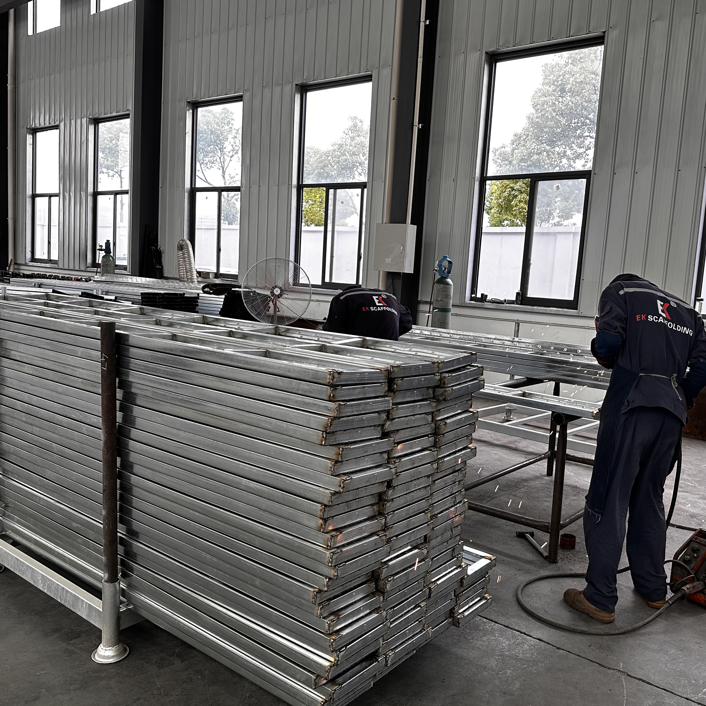 Zamknięta stalowa deska 