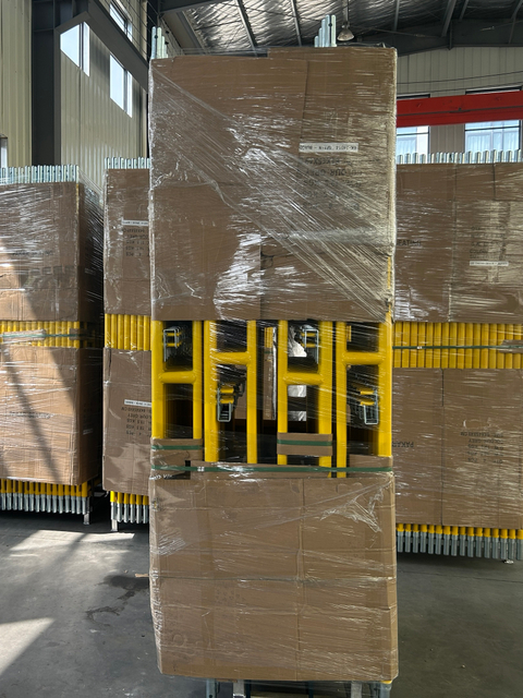 Ż&oacute;łty spacer przez ramę