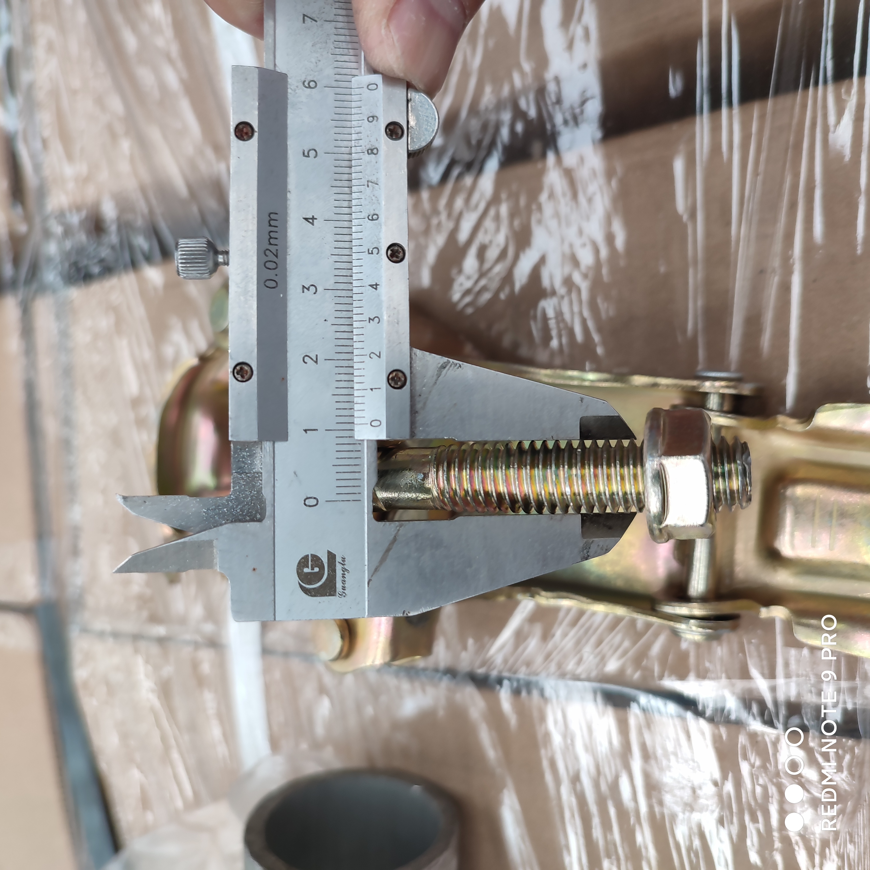 wciskany łącznik obrotowy 