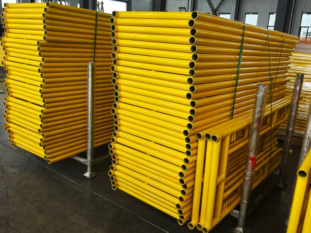 Przejdź przez ramę