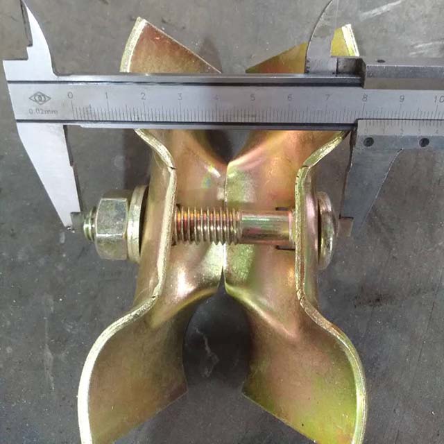 Zacisk ogrodzenia 09