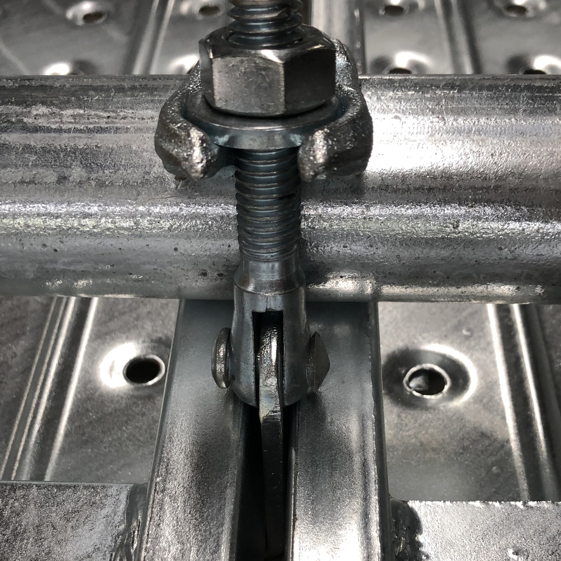 Spadek złącza zatrzymującego płytę